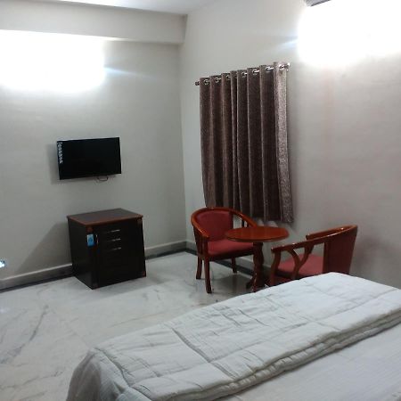 Fresh Living Prime Banjara Hotel Haidarábád Kültér fotó